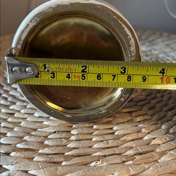 🌸Spring Ready☀️White Ceramic Pot with Gold Rim - Picture 7 of 12